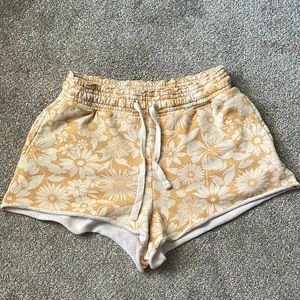 Comfy American Eagle White and Yellow Flower Shorts